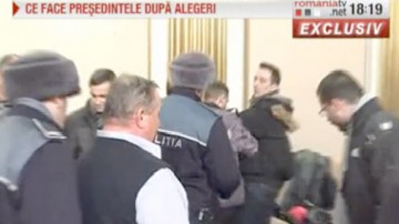 Iliescu, agresat de un bărbat care i-a strigat: „Criminalule!”